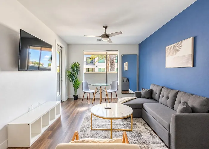 Stylish 1Bd - Pool, Gym, Parking, W-D - Sleeps 4