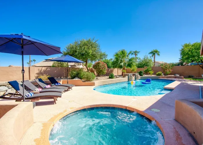 Upscale Phoenix Abode: Walk To South Mountain Park