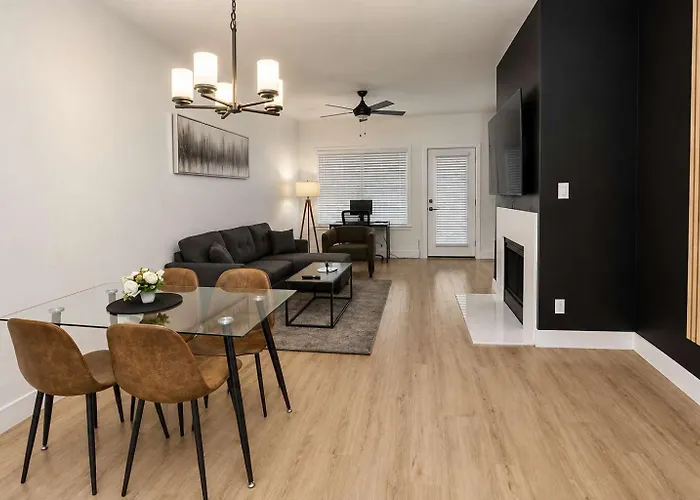 Snug 2Br-Pool, Yoga Rm, Gym, Cabanas, Bbq,Prkng