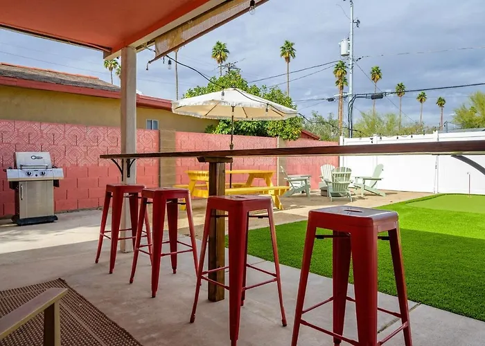Phoenix Oasis With Hot-Tub And Putting Green