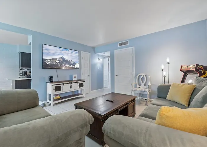 Pet & Family Friendly 2Br Fenced Yard King Bed