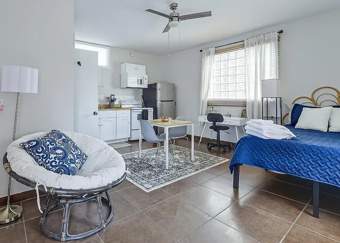 Great Walkable Location! Tucson Studio Stay