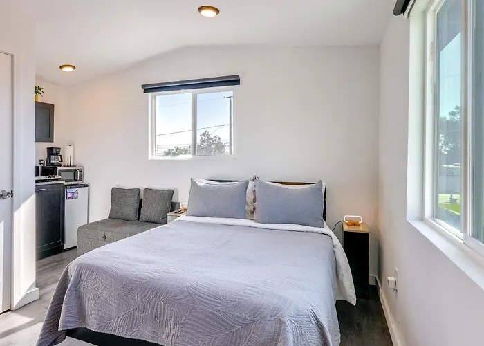 Phoenix Studio Near Chase Field & Downtown Events