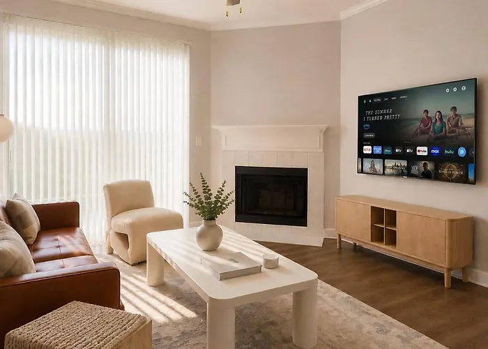 Resort-Style 1Br 4 Pools & Fitness, Free Parking