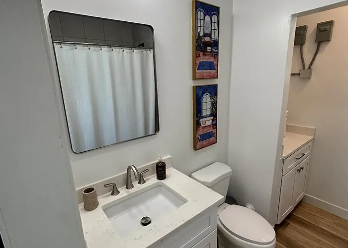 Modern Downtown Phoenix 1Br Condo With Private Garage