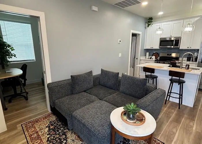 Modern Downtown Phoenix 1Br Condo With Private Garage