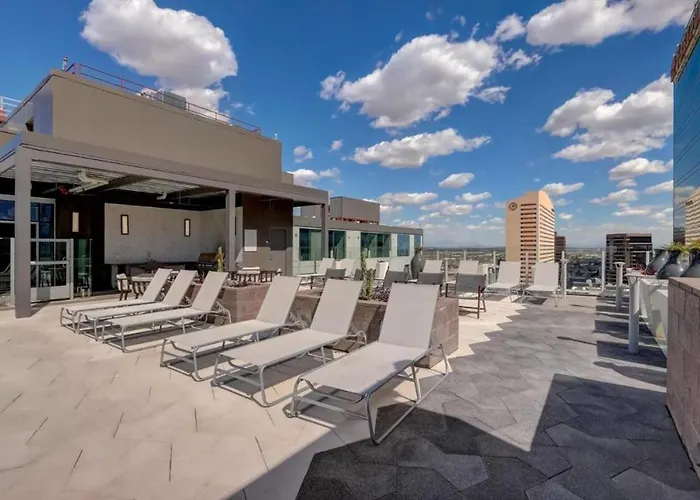 Boulevard Stays Highrise Studio With Sky Pool Access