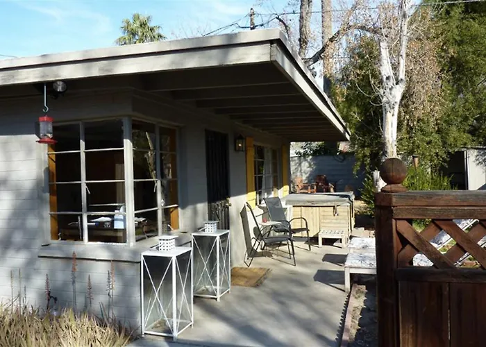 Zenyard Guest House