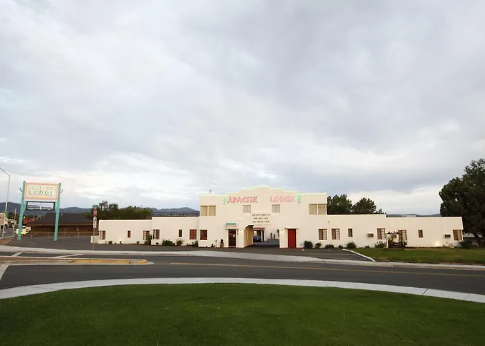 Apache Lodge