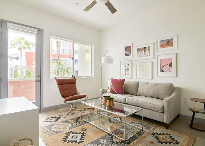 Lovely Midtown Suites By Sonder
