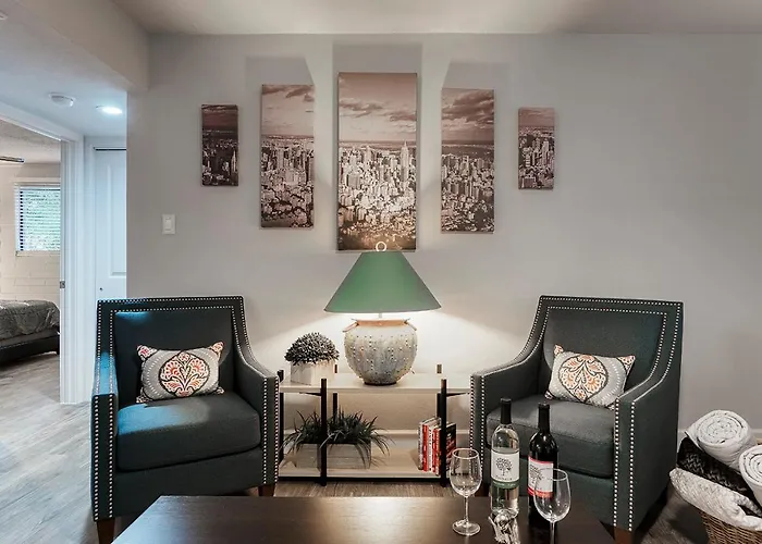 Remodeled 2 Bedroom Scottsdale Condo