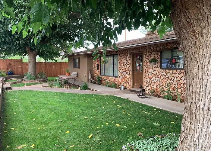 Zion'S Backyard Bed And Breakfast