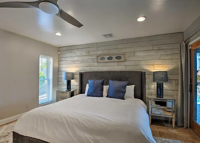 Scottsdale Oasis W/ Outdoor Bar & Pool!