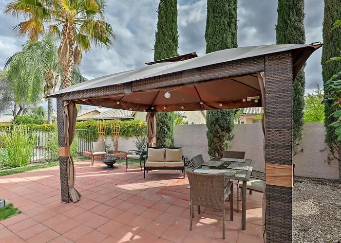 Tucson Getaway W/ Yard, Pool, Hot Tub + Gas Grill!