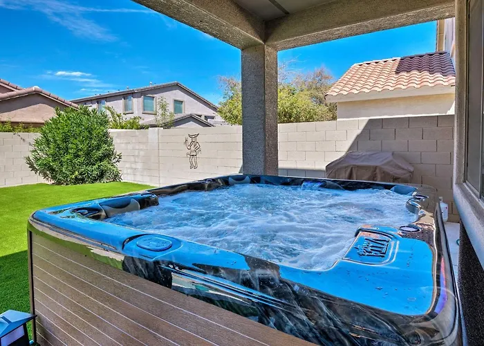 Group Fun In Glendale! Getaway W/ Private Pool