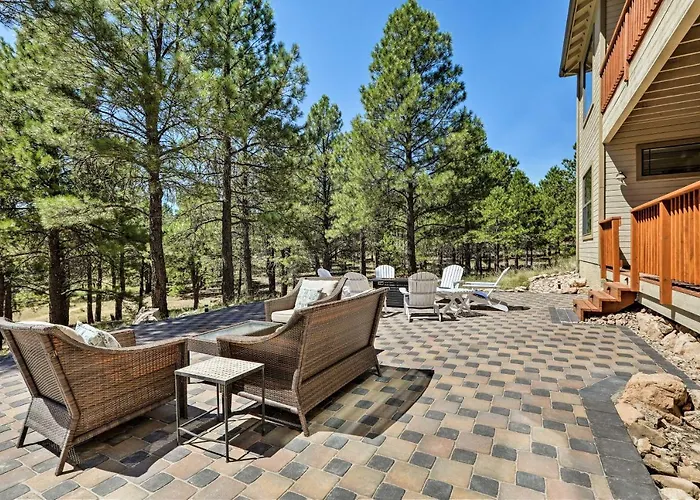 Wooded Patio Oasis! Group Getaway In Flagstaff