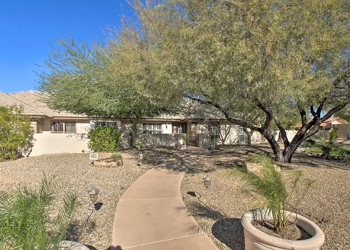 Game Room, Fire Pit & Putting Green: Glendale Home