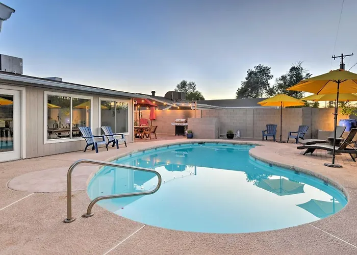 Pristine Phoenix Residence with Camelback Mtn Views!