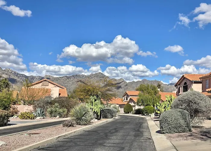 Tucson Area House W/ Pool Access & Mountain Views!