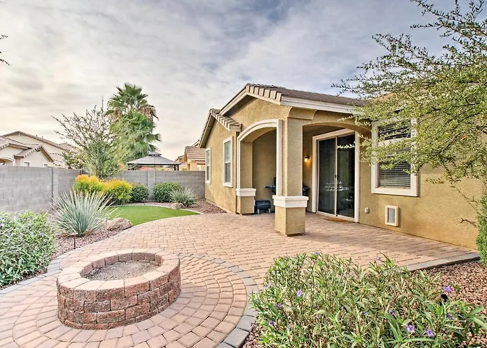 Dog-Friendly Retreat W/ Patio & Yard In Gilbert!