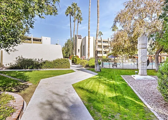 < 1 Mi To Old Town! Couples Haven W/ Pool Access