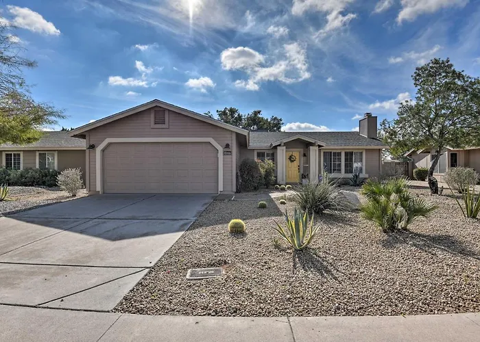 Work, Play & Stay: Scottsdale Gem W/ Outdoor Oasis
