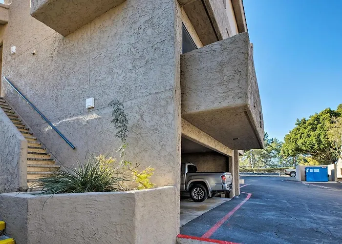 4 Mi To Asu: Lake-View Condo W/ Patio, Pool Access